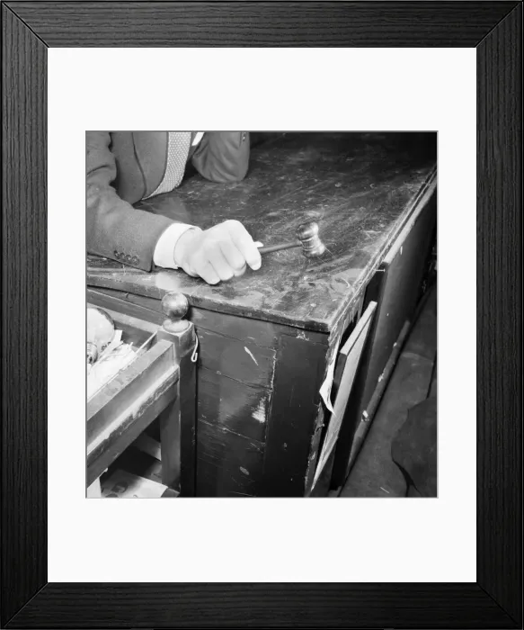 Framed Print : Under the auctioneers hammer. D3233-001