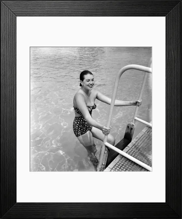 Framed Print : Holiday ! Swimming. Opera Singer Betty Harrison seen Swimming at the Roehampton Lido Framed Print : Holiday ! Swimming. Opera Singer Betty Harrison seen Swimming at the Roehampton Lido
