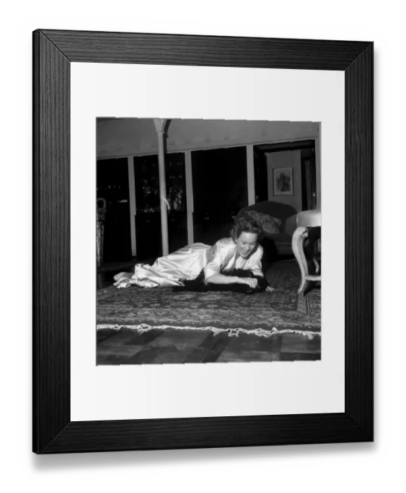 Framed Print : Nadia Gray. December 1952 C6057-009