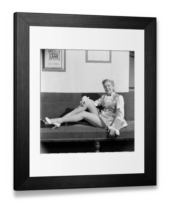 Framed Print : Haydn Wood and Paula Grey. December 1952 C6260-002 Framed Print : Haydn Wood and Paula Grey. December 1952 C6260-002