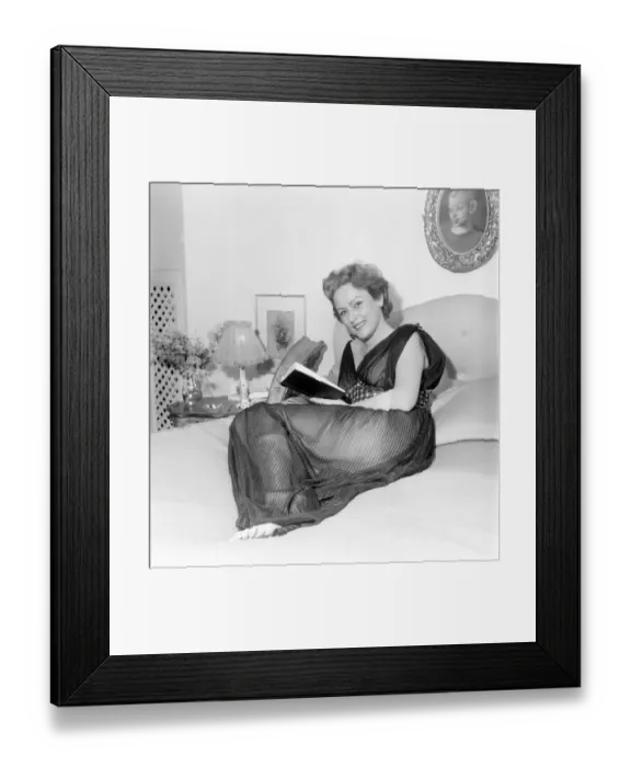 Framed Print : Nadia Gray. December 1952 C6057-002