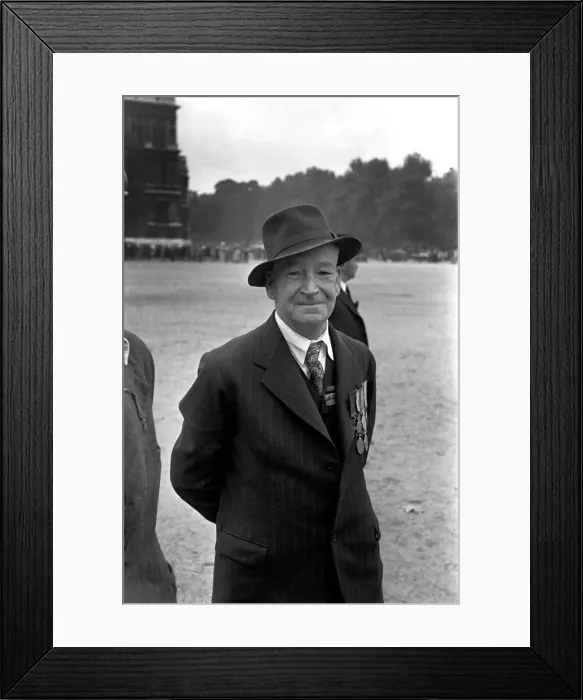 Framed Print : H. Weale, V. C. October 1952 C4750-004 Local Caption Decorated War Veteran Framed Print : H. Weale, V. C. October 1952 C4750-004 Local Caption Decorated War Veteran