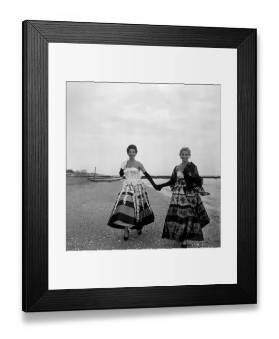 Framed Print : Lido, Venice. Lalla-Italian Model. October 1952 C5164 Framed Print : Lido, Venice. Lalla-Italian Model. October 1952 C5164