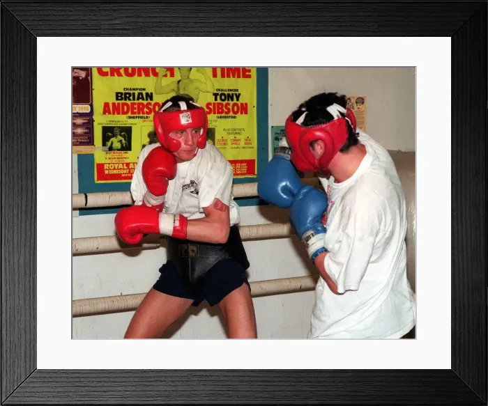 Framed Print : Welterweight boxer Scott Dixon sparring with boxer Gary Jacobs February 1998 Framed Print : Welterweight boxer Scott Dixon sparring with boxer Gary Jacobs February 1998