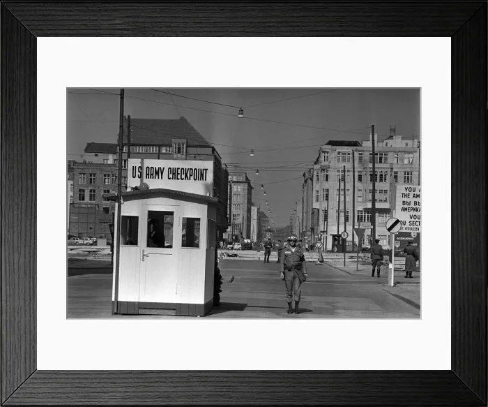 Framed Print : Germany Berlin Wall October 1961 Views of soldiers patrolling the Berlin Wall Framed Print : Germany Berlin Wall October 1961 Views of soldiers patrolling the Berlin Wall