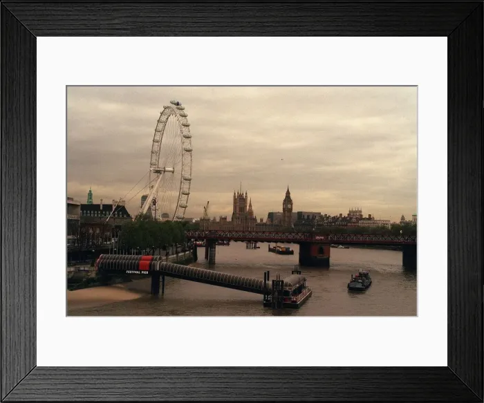 Framed Print : British Airways London Eye Millennium Ferris Wheel Nov 1999 The last capsule is Framed Print : British Airways London Eye Millennium Ferris Wheel Nov 1999 The last capsule is