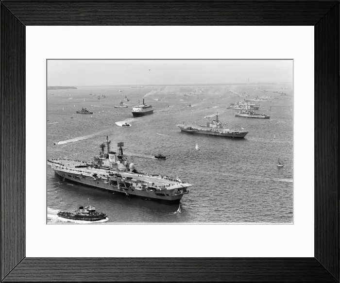 Framed Print : Silver Jubilee Navy Review June 1977 The Cunard Cruise Liner QE2 sailing through Framed Print : Silver Jubilee Navy Review June 1977 The Cunard Cruise Liner QE2 sailing through