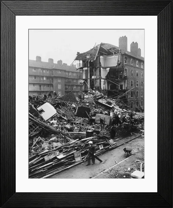 Framed Print : Rescues services search the remains of flats in Shoreditch London after a WW2 air raid Framed Print : Rescues services search the remains of flats in Shoreditch London after a WW2 air raid