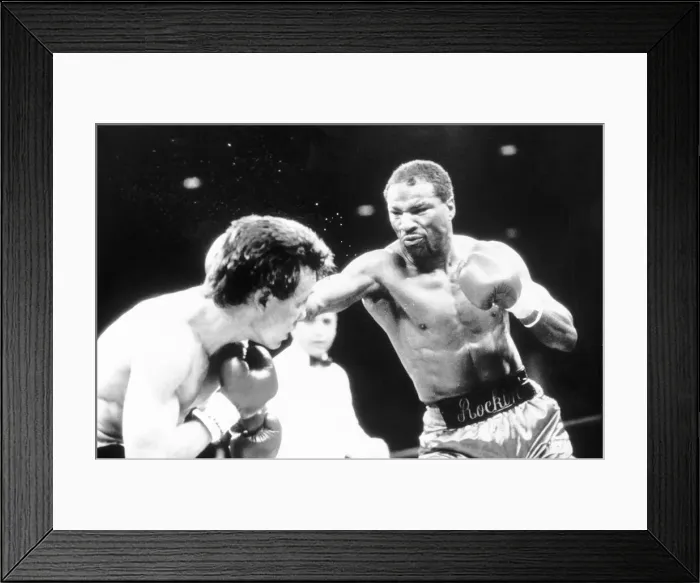 Framed Print : Doug De Witt Boxer in fight with fellow boxer Robbie Simms Framed Print : Doug De Witt Boxer in fight with fellow boxer Robbie Simms