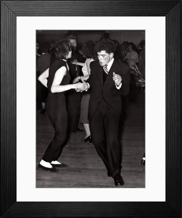 Framed Print : A couple Jive in true 50s style Dancing April 1954
