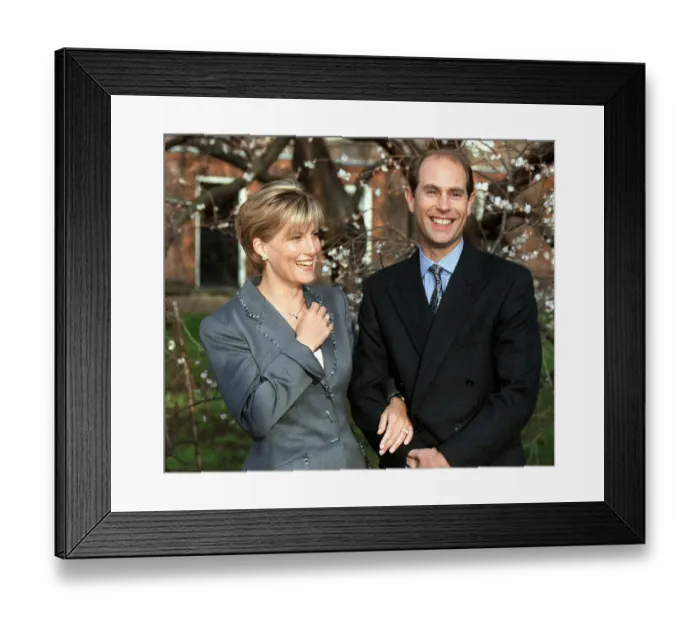 Framed Print : Prince Edward and Sophie Rhys Jones in Jan 1999 announce their engagement at St James