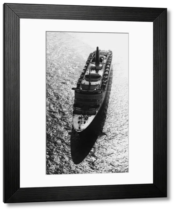 Framed Print : The Queen Elizabeth II which sucessfully completed its sea trials on the 25 / 3 / 69 Framed Print : The Queen Elizabeth II which sucessfully completed its sea trials on the 25 / 3 / 69