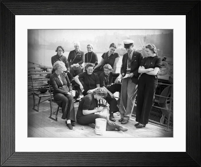 Framed Print : River emergency service during WW2 in London September 1939 OP248 C y2k Framed Print : River emergency service during WW2 in London September 1939 OP248 C y2k