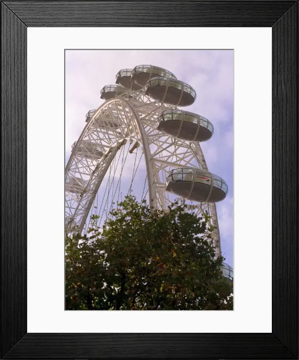 Framed Print : Millennium Wheel November 1999 BA London Eye Wheel complete with all 32 pods Framed Print : Millennium Wheel November 1999 BA London Eye Wheel complete with all 32 pods