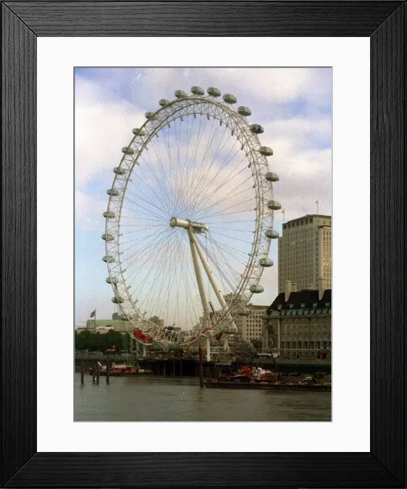 Framed Print : Millennium Wheel November 1999 BA London Eye Wheel complete with all 32 pods Framed Print : Millennium Wheel November 1999 BA London Eye Wheel complete with all 32 pods