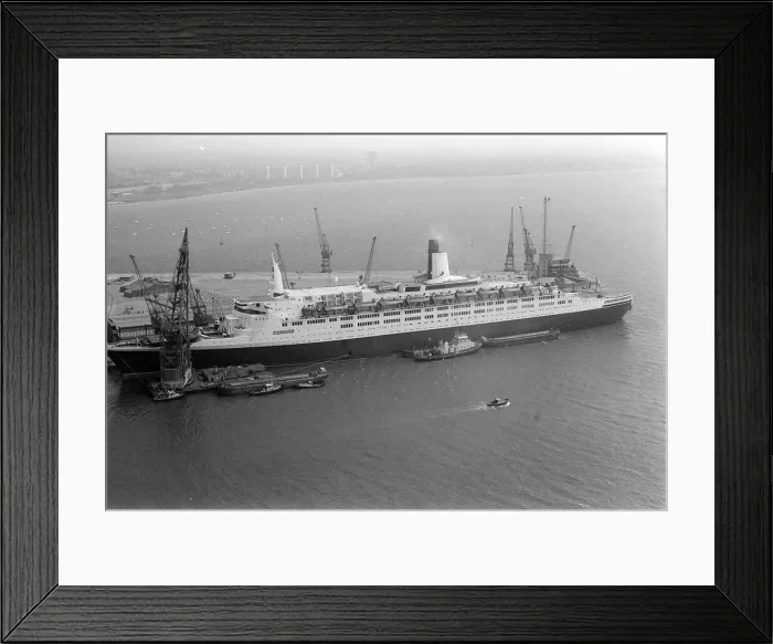 Framed Print : Ships - Shipping - Queen Elizabeth II - May 1982 The QE2 at Southampton