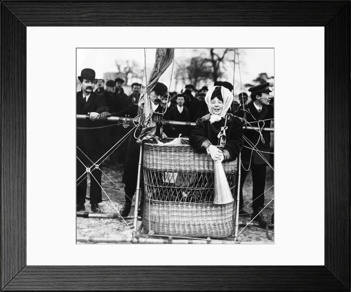 Framed Print : Miss Muriel Matters, suffragette, pictured in the basket of a hot air balloon with a Framed Print : Miss Muriel Matters, suffragette, pictured in the basket of a hot air balloon with a