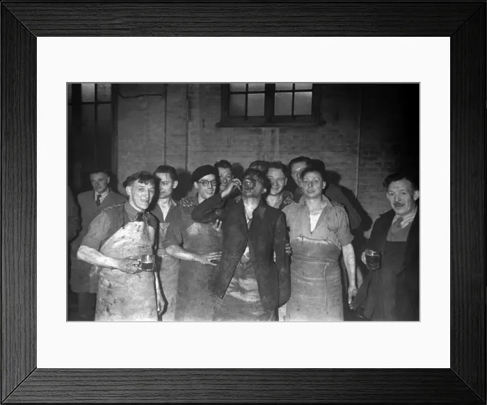 Framed Print : Barrel Story Frissing the Cooper'Custom. December 1946 O5993 Framed Print : Barrel Story Frissing the Cooper'Custom. December 1946 O5993