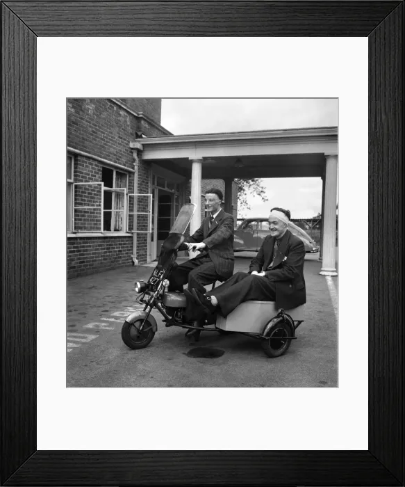 Framed Print : Dinner to celebrate the Guinea pig club, a specialist plastic surgery created by Sir Framed Print : Dinner to celebrate the Guinea pig club, a specialist plastic surgery created by Sir