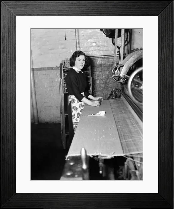 Framed Print : Women weaving the carpet far westminster Abbey and the coronation. March 1953 D1554-004