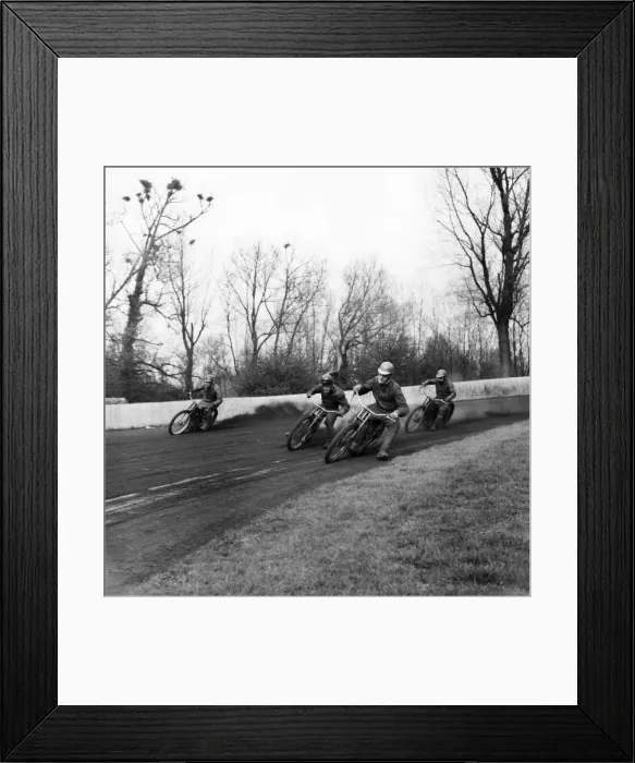 Framed Print : Rye house speedway school. Manager Alan Mitchele with Alan Briggs explains how to corner