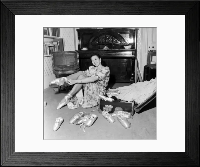 Framed Print : Ballerina Berly Grey seen here preparing for a trip to Stockholm. March 1953 D1340-002