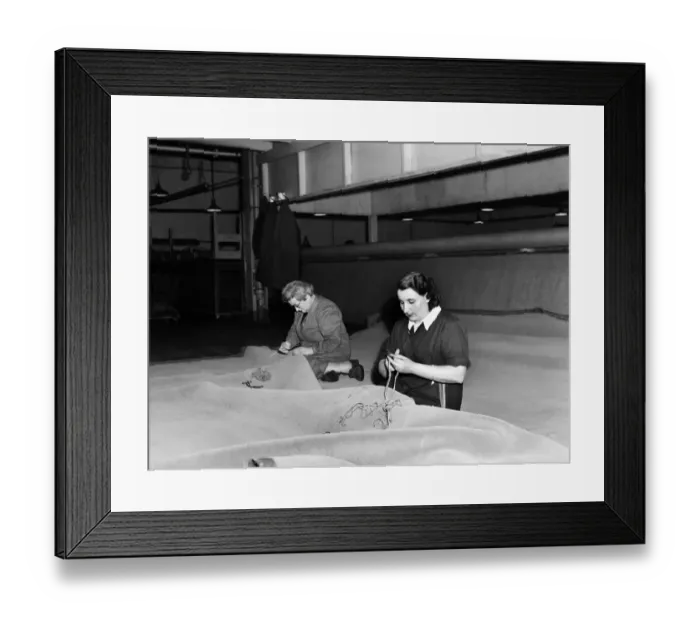 Framed Print : Women weaving the carpet far westminster Abbey and the coronation. March 1953 D1554-005 Framed Print : Women weaving the carpet far westminster Abbey and the coronation. March 1953 D1554-005