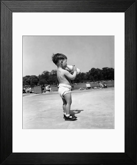 Framed Print : 18 Month old Eric Viking Lofting is a tough cry baby. May 1953 D2345 Framed Print : 18 Month old Eric Viking Lofting is a tough cry baby. May 1953 D2345