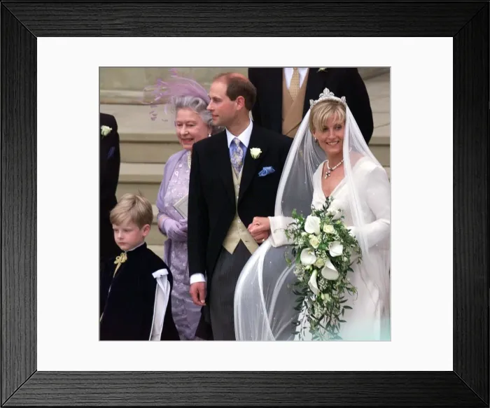 Framed Print : Prince Edward Royal Wedding 1999 Edward and his bride Sophie pose on the steps