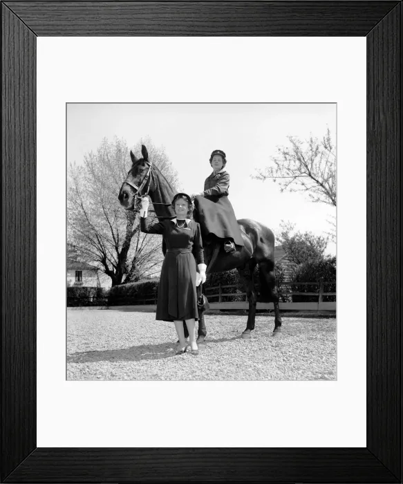 Framed Print : Anne Swordes seen here with actress Anna Neagle. May 1953 D2333-001