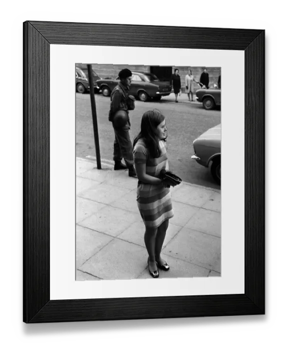 Framed Print : Bernadette Devlin arrives at the Scarmen Tribunal October 1969 Framed Print : Bernadette Devlin arrives at the Scarmen Tribunal October 1969