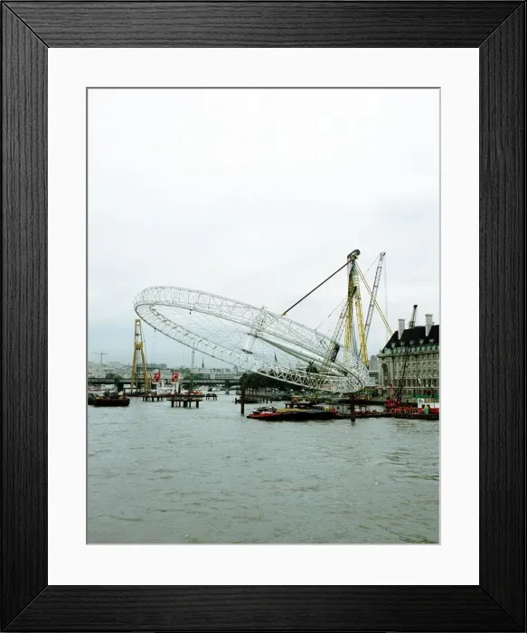 Framed Print : THE LONDON EYE MILLENNIUM FERRIS WHEEL October 1999 - 5pm The giant ferris wheel Framed Print : THE LONDON EYE MILLENNIUM FERRIS WHEEL October 1999 - 5pm The giant ferris wheel