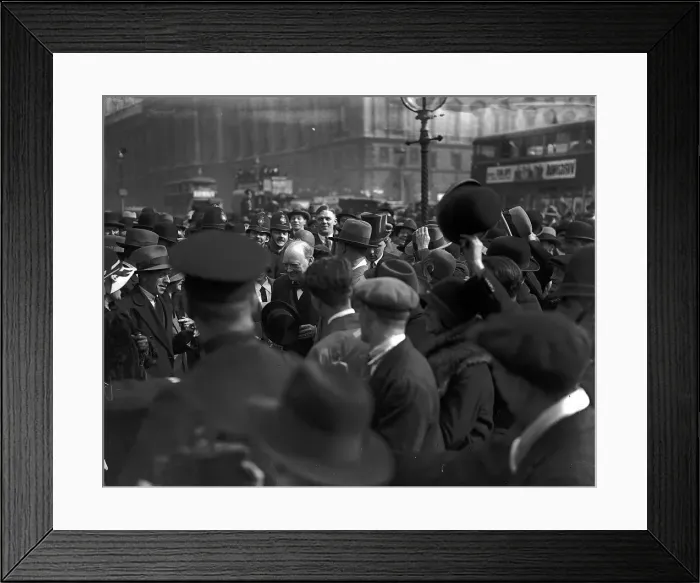Framed Print : Winston Churchill MP on his way to the House of Commons 1929 with The Budget is cheered Framed Print : Winston Churchill MP on his way to the House of Commons 1929 with The Budget is cheered