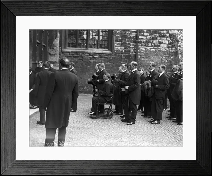Framed Print : Funeral of Viscount Northcliffe attended by Viscount Rothermere, Cecil Harmsworth Framed Print : Funeral of Viscount Northcliffe attended by Viscount Rothermere, Cecil Harmsworth