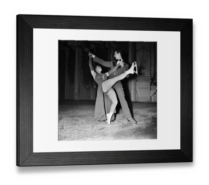 Framed Print : Anne Rogers and Eddie Ward who are appearing in the new Tom Arnold Ice show Framed Print : Anne Rogers and Eddie Ward who are appearing in the new Tom Arnold Ice show