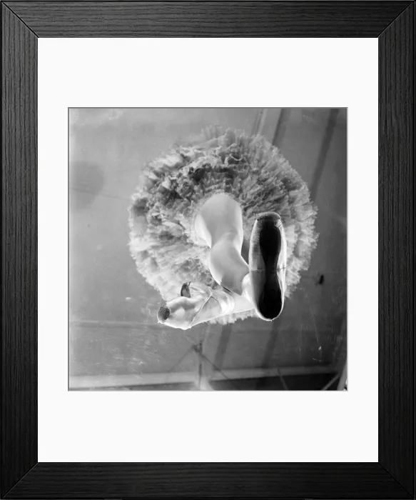 Framed Print : Ballet Dancer. Valerie Tayler. January 1953 D275-001