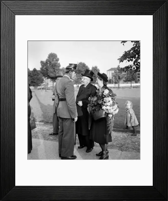 Framed Print : West Berlin 1953. An elderly couple of West Berlin in morning for a relative who died in Framed Print : West Berlin 1953. An elderly couple of West Berlin in morning for a relative who died in