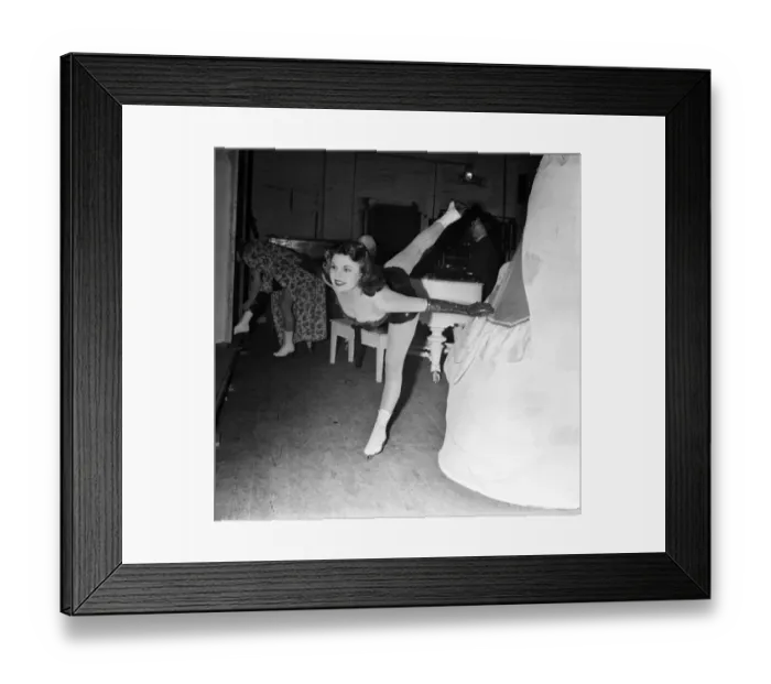 Framed Print : Anne Rogers and Eddie Ward who are appearing in the new Tom Arnold Ice show
