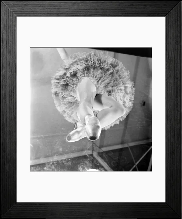 Framed Print : Ballet Dancer. Valerie Tayler. January 1953 D275-002 Framed Print : Ballet Dancer. Valerie Tayler. January 1953 D275-002