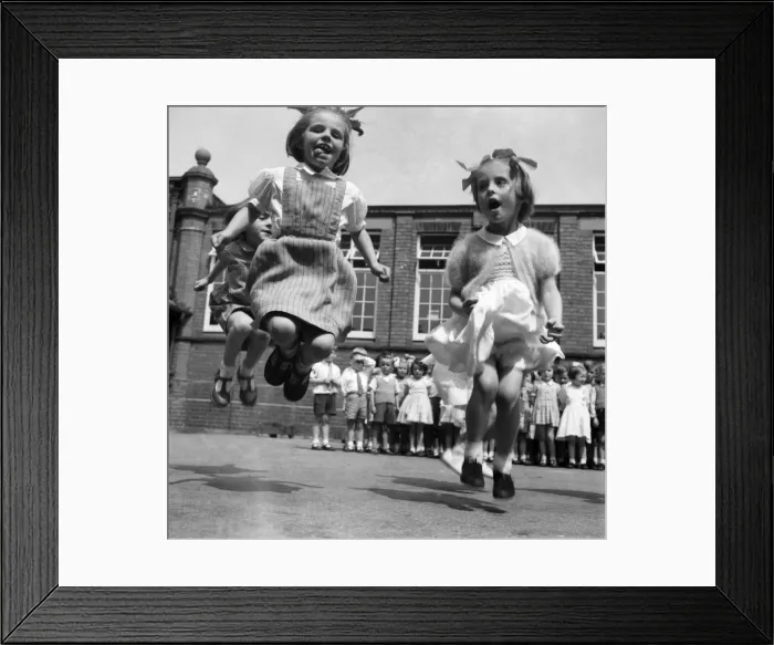 Framed Print : For two lovely days it is parents day at Albert Rd. Primary School, Stechford, Birmingham