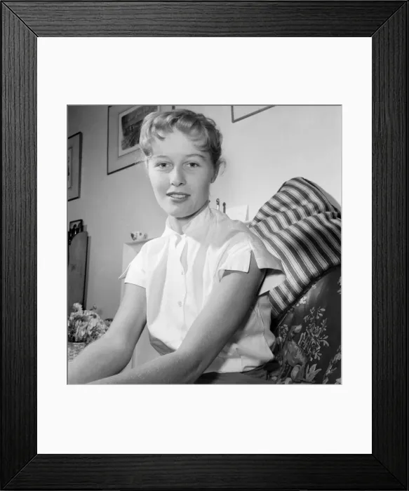 Framed Print : Actress Virginia McKenna. June 1953 D3226-001 Framed Print : Actress Virginia McKenna. June 1953 D3226-001