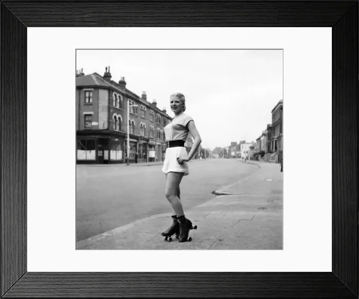 Framed Print : Attractive blonde 20 year old girl from Brixton signed up with the 40 America Framed Print : Attractive blonde 20 year old girl from Brixton signed up with the 40 America