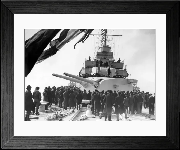 Framed Print : A view of the new cruiser HMS London. March 1929 P000086