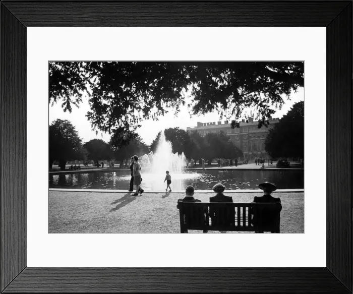 Framed Print : The unexpected at Hampton Court Palace. The great Fountain is operating again for Framed Print : The unexpected at Hampton Court Palace. The great Fountain is operating again for