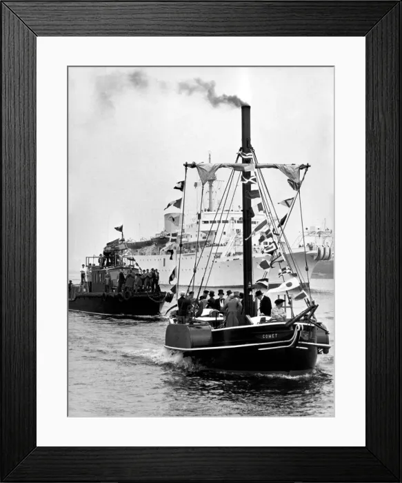 Framed Print : Full steam ahead... the new Comet repeats histroy as she sails down the Clyde with