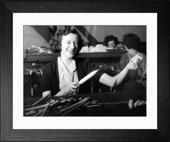 Framed Print : Woman working in mill atHeywood, Lancs. October 1951 P000131 Framed Print : Woman working in mill atHeywood, Lancs. October 1951 P000131