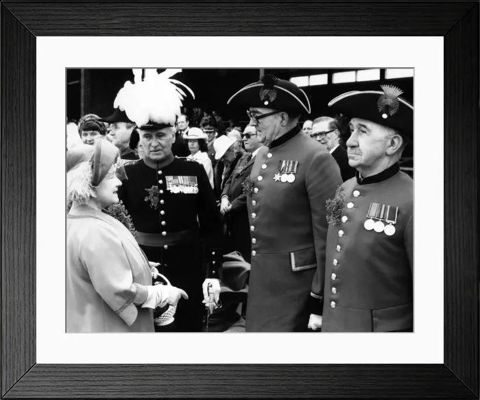Framed Print : The Queen Mother after presenting shamrock to the Irish Guards at Pirbright today - St