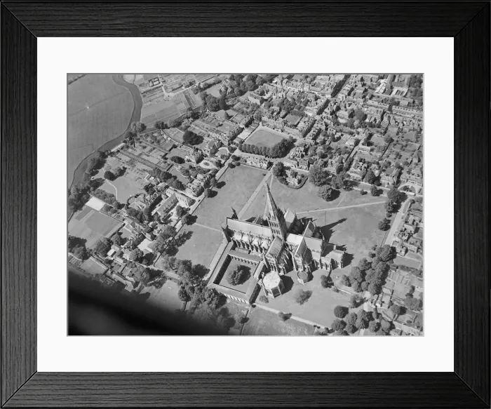 Framed Print : Salisbury Cathedral being repaired. 1950 2 / 6 / 1950 024356 / 3 Framed Print : Salisbury Cathedral being repaired. 1950 2 / 6 / 1950 024356 / 3