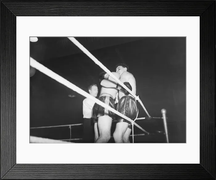 Framed Print : Boxing 1950 Jack Gardner beats Johnny Williams in eliminator for British
