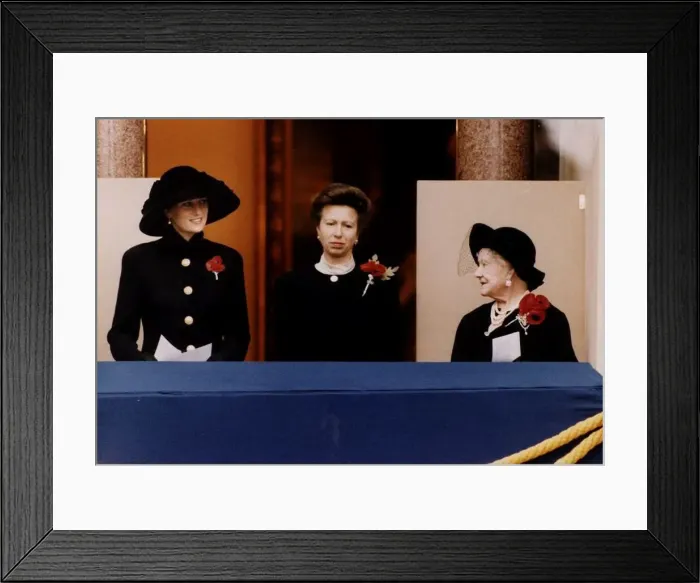  : Princess Diana and Princess Anne with Queen Mother on the balcony during Remembrance